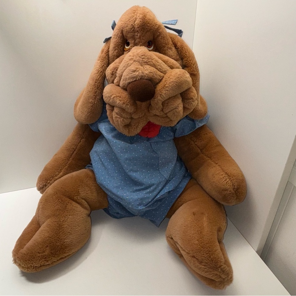 Ganz Bros JUMBO Heritage Collection 28” Wrinkles Dog puppet light brown